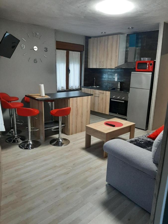 Piso Con Terraza En Felechosa Apartment Ngoại thất bức ảnh